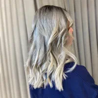 نیازمند مُدِل برای رنگ و لایت