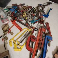 تعدادی ابزار برای فروش به صورت یک جا