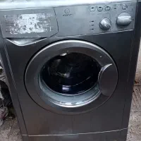 یک عدد لباسشویی کاملآ سالم هسش به علت نیاز مالی