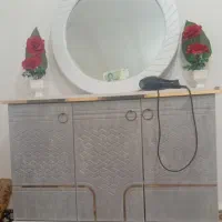میز کنسول و تلویزیون