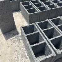 کارگر بلوک زن|خدمات پیشه و مهارت|امامزاده عبدالله, |دیوار