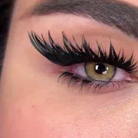 کاشت مژه از ۱۵۰ هزارتومان