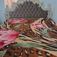 تخت خواب و پاتختی