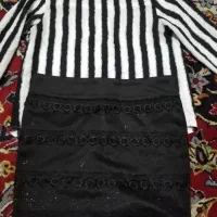 لباس|لباس|مشهد, موعود|دیوار