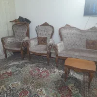 مبلمان سلطنتی ۹ نفره تمیز ومرتب بدون خرابی وایراد