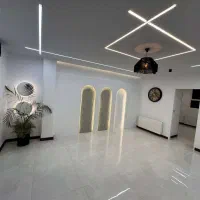 آپارتمان۷۵متری_طبقه۱_پارکینگ سندی_روبه آفتاب