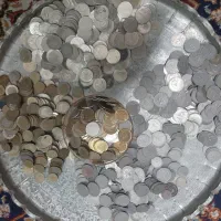 سکه و رادیو قدیمی