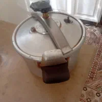 زودپز سالم نمیدونم چند نفره است قیمت ۱۵۰۰۰۰۰