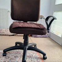 صندلی اداری چرخ دار با تنظیم ارتفاع