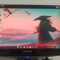 سیستم کامپیوتر کامل با وسایل و لوازم جانبی اضافی