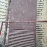 درب اتاقک اداره برق