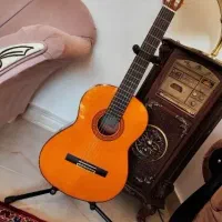 گیتار یاماها c80