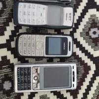 گوشی ساده و  لمسی قدیمی