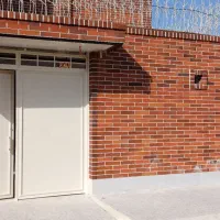 نقاشی حرفه‌ای ساختمان، درب و پنجره با قیمت مناسب|خدمات پیشه و مهارت|شوش, |دیوار