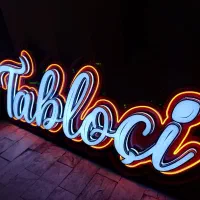 کارآموز خانم طراح