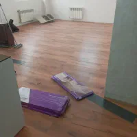 نصب کفپوش پی وی سی طرح پارکت نصاب کفپوش|خدمات پیشه و مهارت|اصفهان, گلزار|دیوار