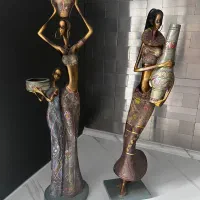 دوعدد مجسمه