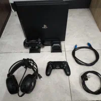 PS4 PRO 4K همراه با هدفون و شارژ و پایه شارژ