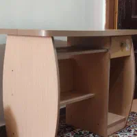 میز کامپیوتر فروش فوری بدلیل کمبود جا|میز تحریر و کامپیوتر|اهواز, فتح|دیوار