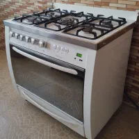 اجاق گاز فردار کاملا سالم و تمیز