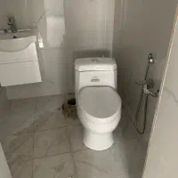 دو عدد توالت فرنگی و یک دسشویی