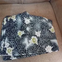 چادر رنگی|لباس|ری, دولتآباد|دیوار