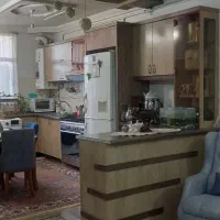اپارتمان-90-متری-با-حیاط-اختصاصی-در-پشت-بام