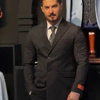 کت‌شلواردیپلمات خطدارالتین‌یلدیزمشکی(شوک‌پلاس)