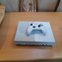 xboxوان اس ۱ترابایت تمیز ودرحد نو خیلی کم کار|کنسول، بازی ویدئویی و آنلاین|اصفهان, بهار آزادی|دیوار