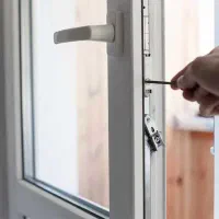 تعمییر و ریکلاژ انواع درب و پنجره های upvc