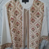 مانتوکرم سوزن دوزی نوحتی یه بارم پوشیده نشده|لباس|سمنان, |دیوار