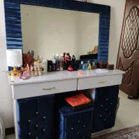 تخت خواب دو نفره بعلاوه تشک و میز آرایش|تخت و سرویس خواب|مشهد, الهیه|دیوار