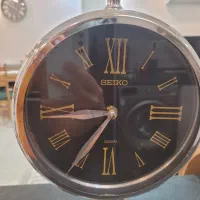 ساعت و شمعدان