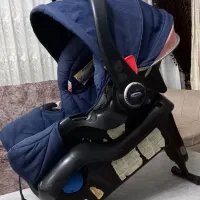 کریربچه .از زیریش جدا هم میشه