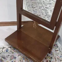 اینه|آینه|تهران, پرستار|دیوار