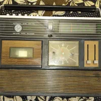 رادیو قدیمی آنتیک|کلکسیون اشیاء عتیقه|سلماس, |دیوار