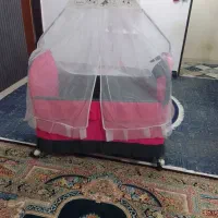گهواره بچه کاملن سالم|تخت و صندلی بچه|رشت, عینک|دیوار