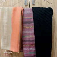 تعدادی مانتو وشومیز وشال|لباس|رشت, آتشگاه|دیوار