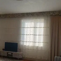 پرده همراه با کتیبه و شال