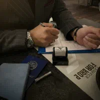 نگران نباش،ما ازت دفاع می‌کنیم