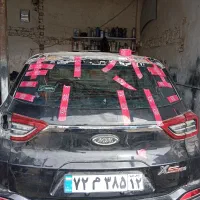 شیشه اتومبیل (مجید) واقع در ساختمان