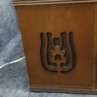 رادیو قدیمی|کلکسیون اشیاء عتیقه|قدس, شهر‌قدس|دیوار