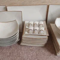 سرویس چینی ۱۸نفره مربع|ظروف سرو و پذیرایی|قرچک, میرزائی شمالی|دیوار