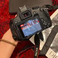 دوربین Canon 850D|دوربین عکاسی و فیلم‌برداری|اصفهان, مهدی آباد|دیوار
