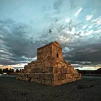 ۲۰۰ متر زمین مسکونی+۴۰ زمین تجاری