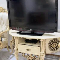 تلویزیون ال سی دی ۴۲ LG و میز تی وی