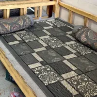 تخت چوبی 4نفره و یخچال وچرخ گوشتی