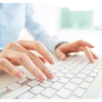 تایپیست و مترجم