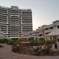 ۱۱۲ متر دوخواب برج سایه طبقات بالا رهن کامل