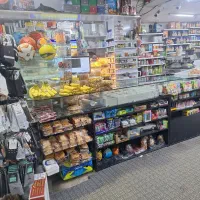 فروشنده خانم با روابط عمومی بالا